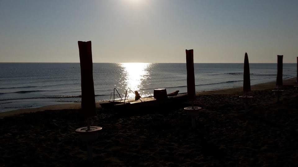 Baywatch Hotel Margherita Di Savoia Exterior photo
