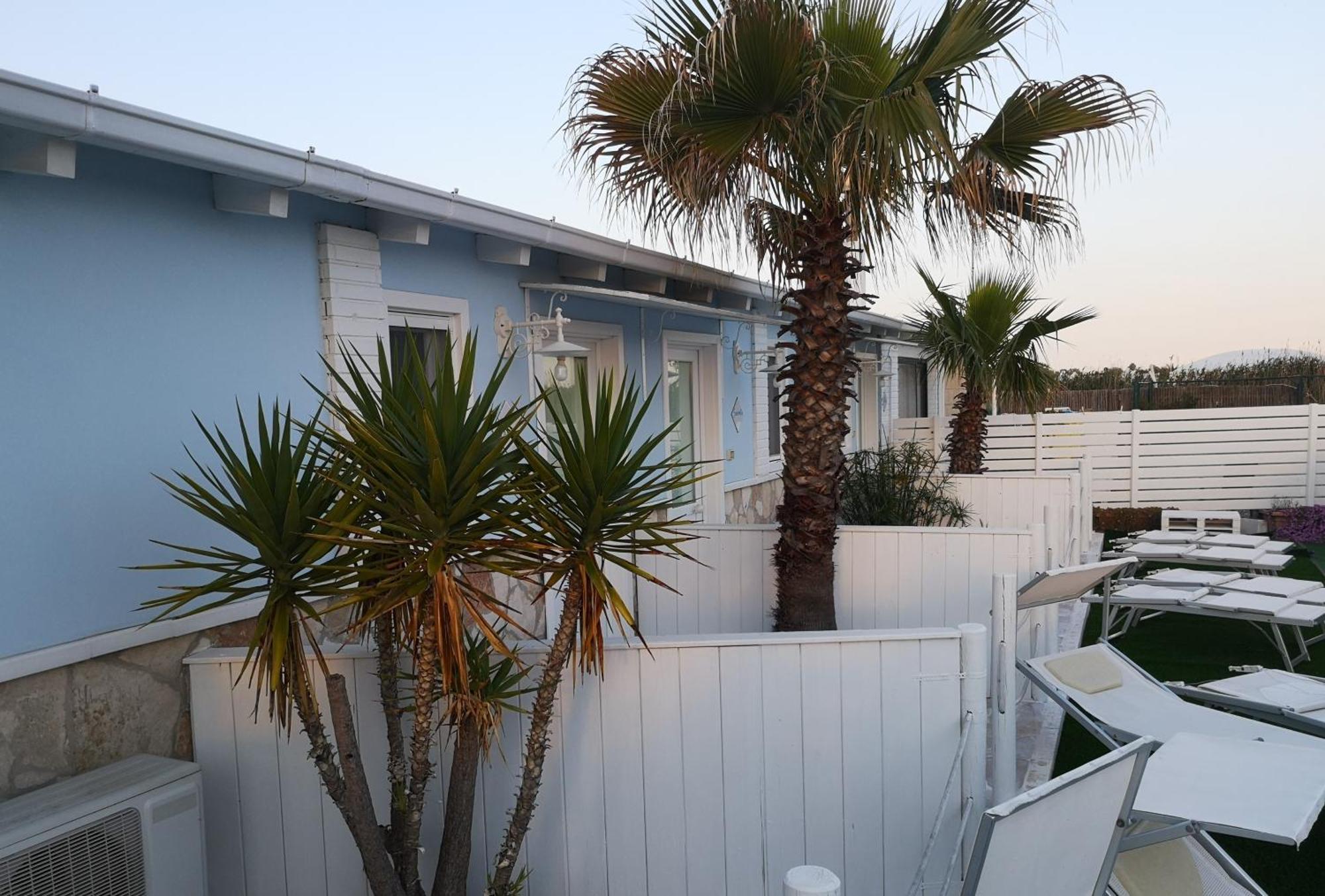 Baywatch Hotel Margherita Di Savoia Exterior photo