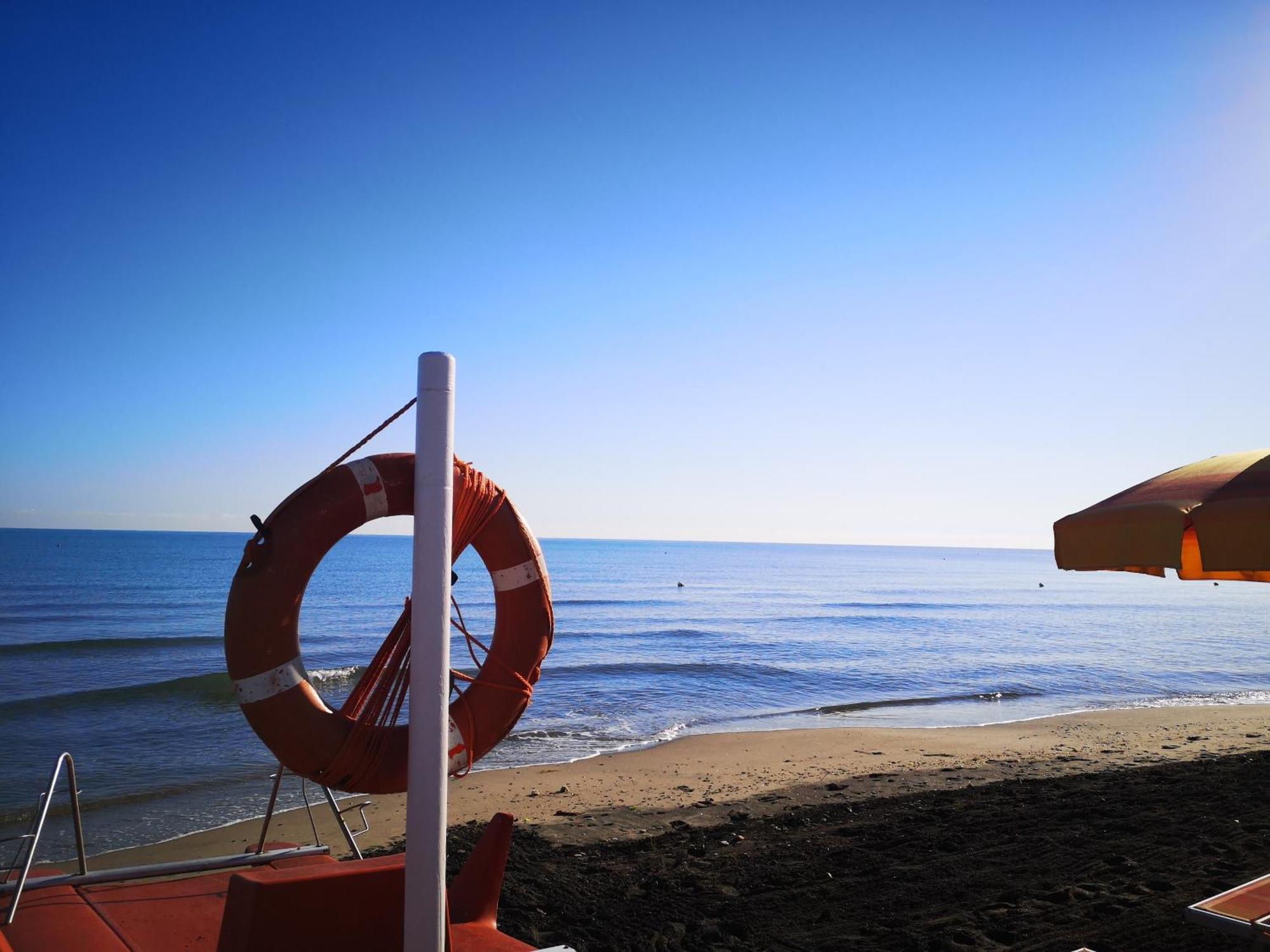 Baywatch Hotel Margherita Di Savoia Exterior photo